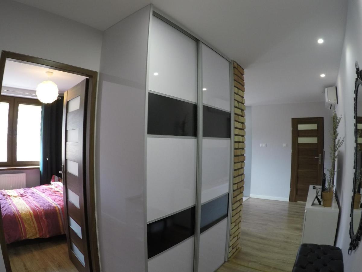 Apartament Bieszczady Apartment Ustrzyki Dolne Exterior photo